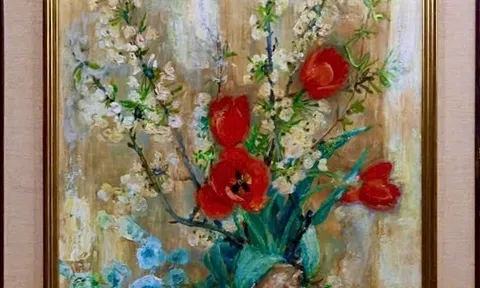 TULIP ĐỎ LÊ PHỔ – TÁC PHẨM TĨNH VẬT HIẾM GẶP, TINH TẾ VÀ NỔI BẬT