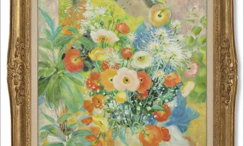 LÊ PHỔ – HAI CÔ GÁI THẤP THOÁNG TRONG KHU VƯỜN NGẬP TRÀN SẮC HOA