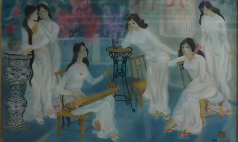 HOÀNG SÙNG – HỒI ỨC LỤA TRONG VẺ ĐẸP TĨNH TẠI CỦA NGƯỜI PHỤ NỮ VIỆT