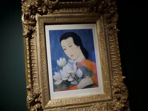 LÊ PHỔ – “JEUNE FEMME AUX FLEURS DE LOTUS”