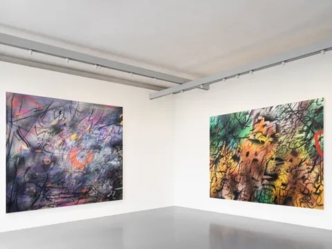 TRIỂN LÃM CỦA JULIE MEHRETU TẠI PINAULT COLLECTION: HÀNH TRÌNH NGHỆ THUẬT ĐẦY TƯ DUY